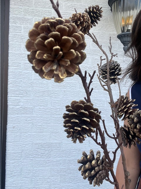 Large Gold Rimmed Pinecone Spray