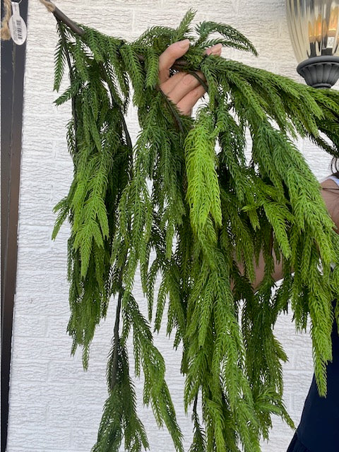 46X27 Inch Norfolk Drip Garland