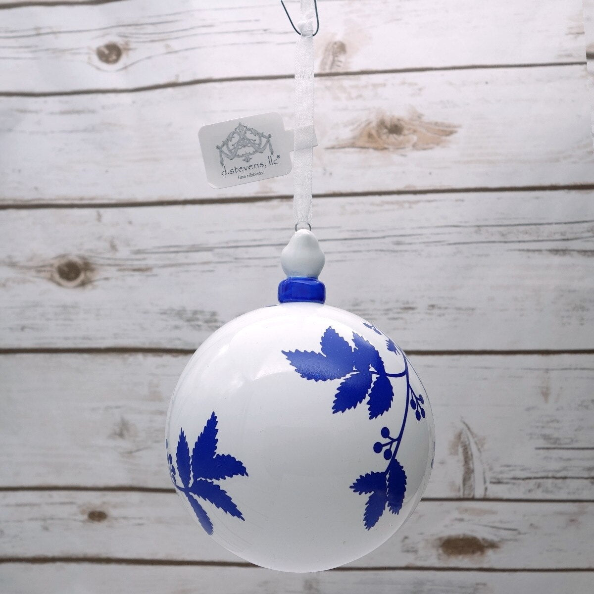 100mm hand-blown bauble beauty berry, blue white