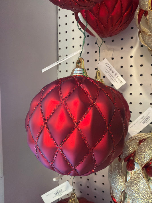 Red - Diamond Pintuck Ornament 6"