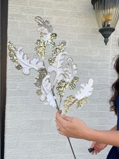 Christmas Acanthus - Ivory