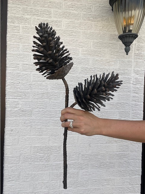 Large Pinecone Spray